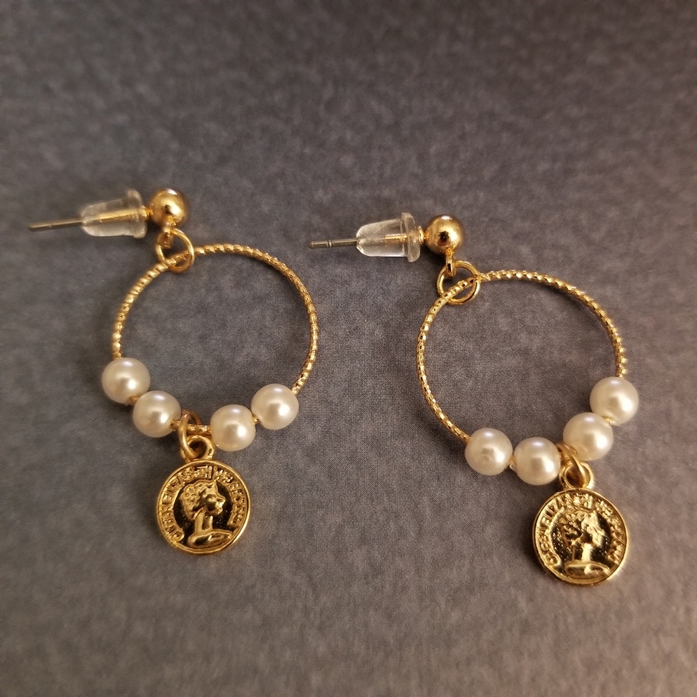 NWOT Gold Pearl/Coin Pierced Earrings